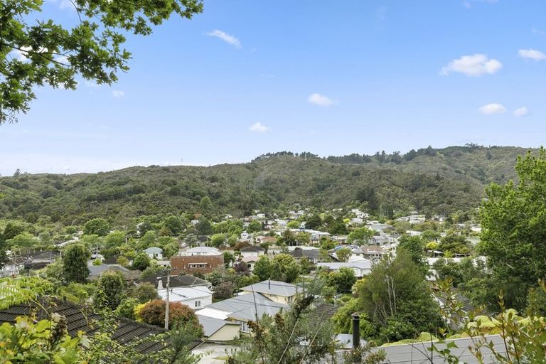 Photo of property in 27 Kopara Grove, Stokes Valley, Lower Hutt, 5019