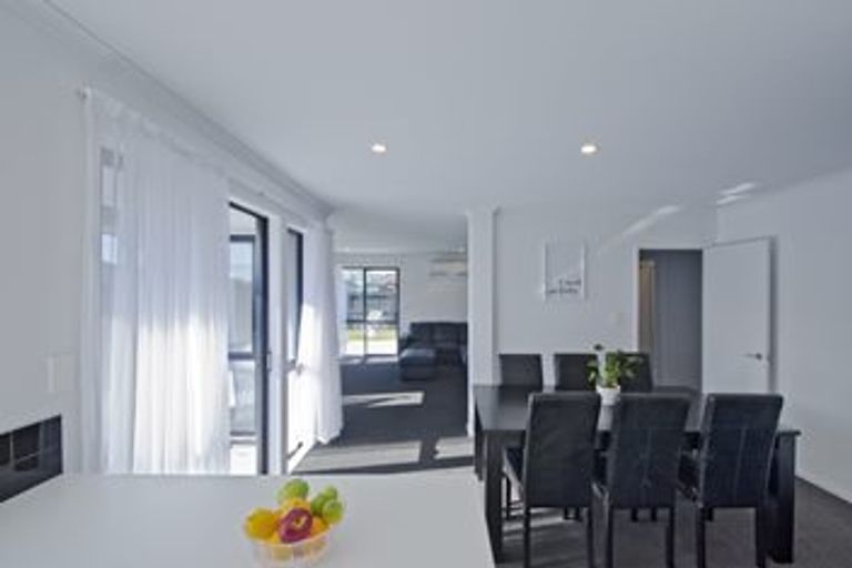 Photo of property in 39 Rainey Crescent, Papamoa Beach, Papamoa, 3118