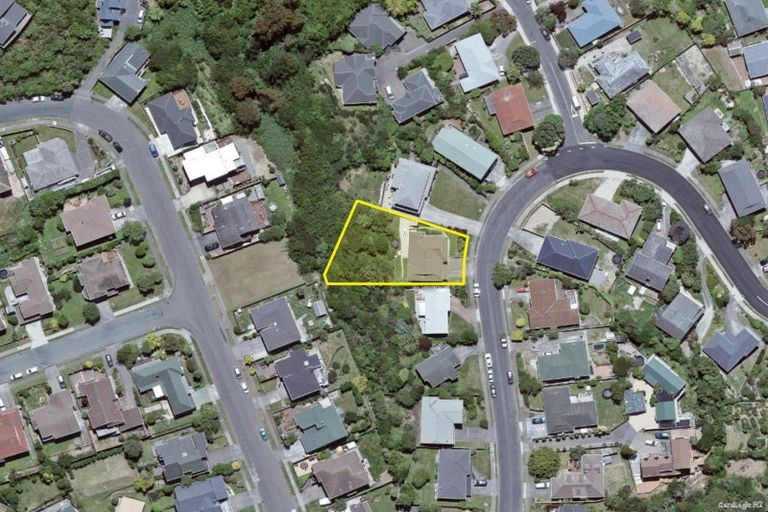 Photo of property in 16 Saint Aidans Way, Tawa, Wellington, 5028