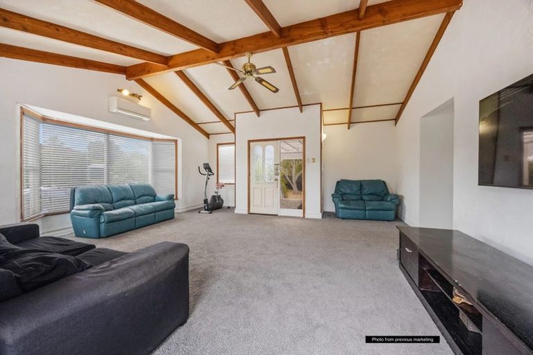 Photo of property in 1a Pleasant Road, Glen Eden, Auckland, 0602