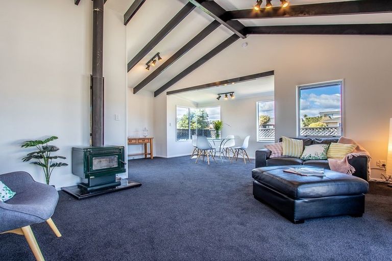 Photo of property in 13 Rutherford Drive, Waikanae Beach, Waikanae, 5036