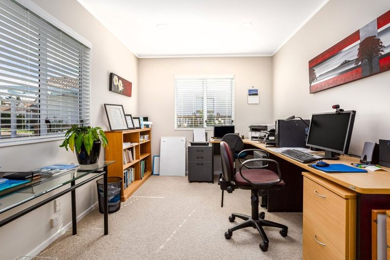 Photo of property in 7 Lakeside Villas, Whitby, Porirua, 5024