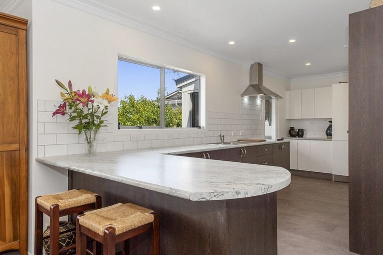 Photo of property in 55 Forest Lake Road, Forest Lake, Hamilton, 3200