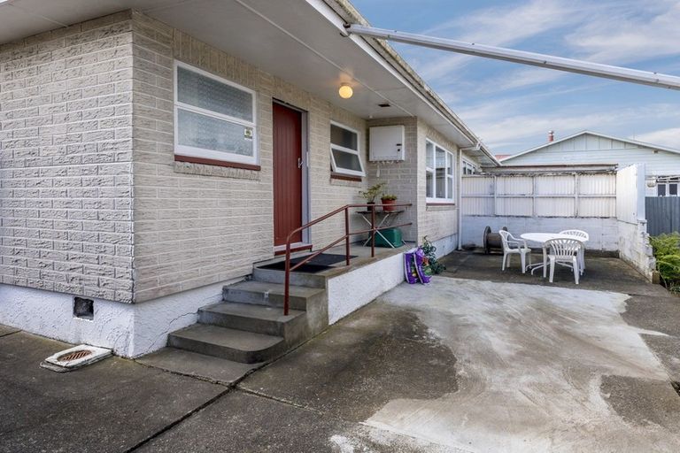 Photo of property in 32 Kent Street, Levin, 5510