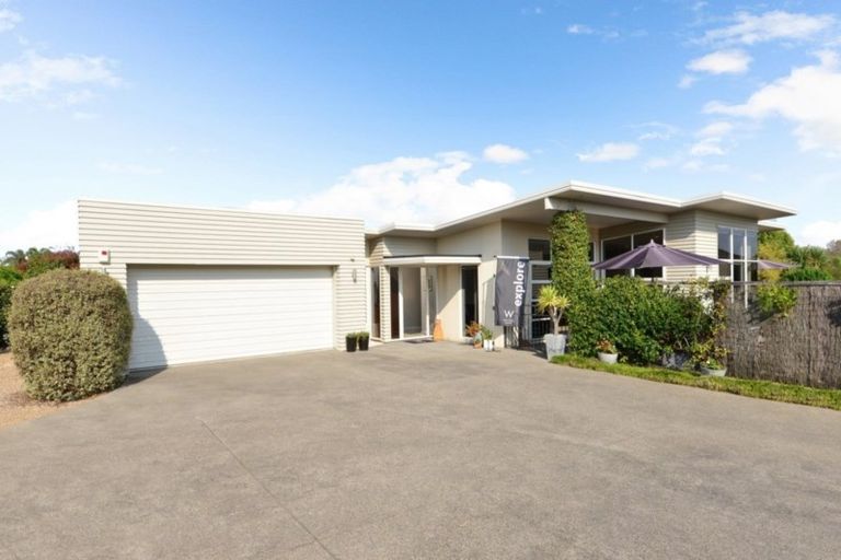 Photo of property in 5 Oldfield Court, Huntington, Hamilton, 3210