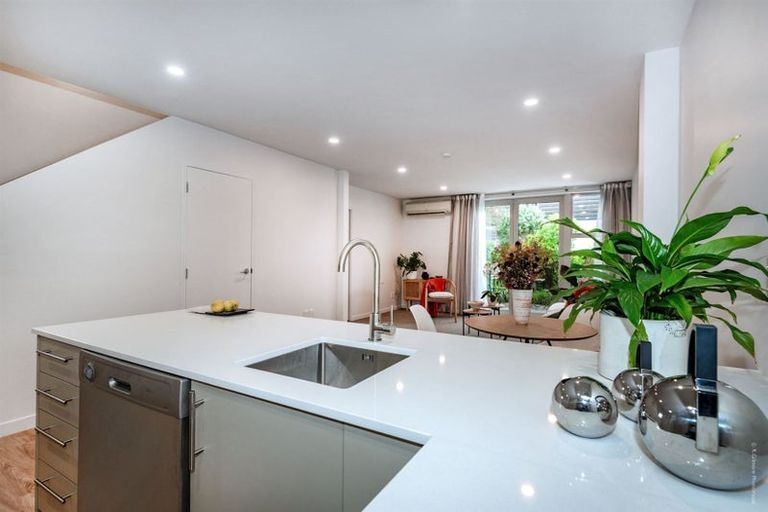 Photo of property in 4/44 Packe Street, Edgeware, Christchurch, 8013