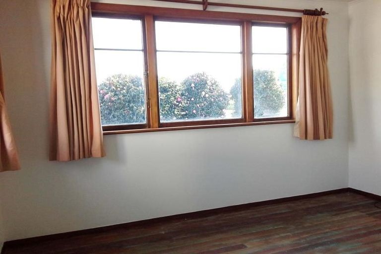 Photo of property in 195 South Road, Spotswood, New Plymouth, 4310