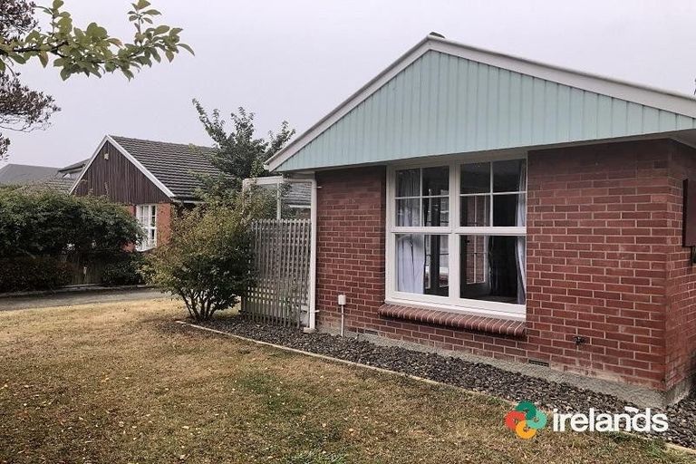 Photo of property in 2/26 Hampton Place, Burnside, Christchurch, 8053