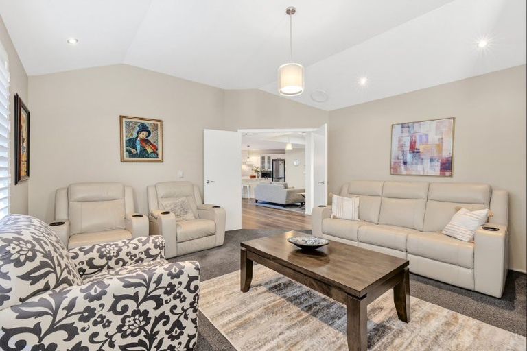 Photo of property in 4 Cooper Crescent, Cambridge, 3434