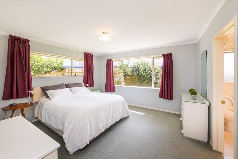 Photo of property in 34 Washington Parade, Milson, Palmerston North, 4414