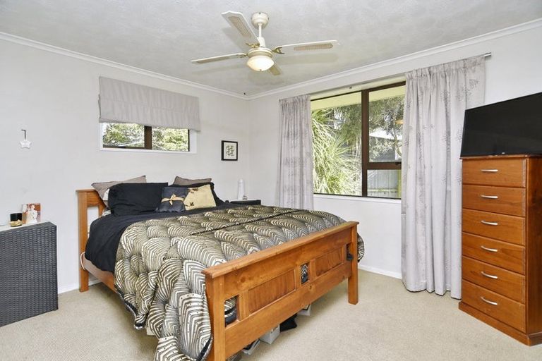 Photo of property in 13 Newnham Street, Rangiora, 7400