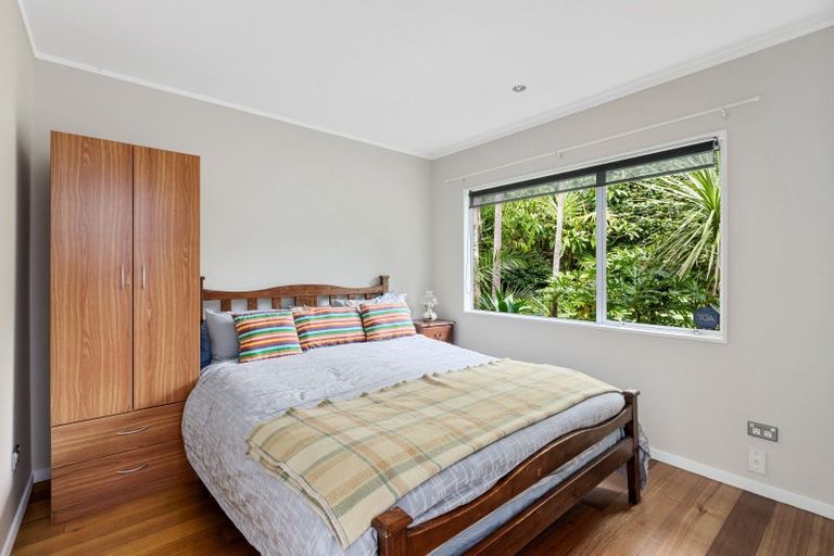 Photo of property in 37 Vista Motu, Red Beach, 0932