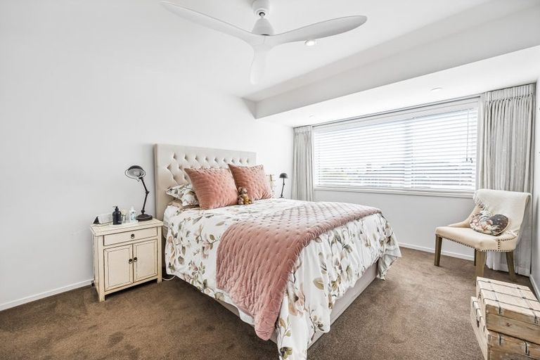 Photo of property in 1/24 Clifton Road, Hauraki, Auckland, 0622