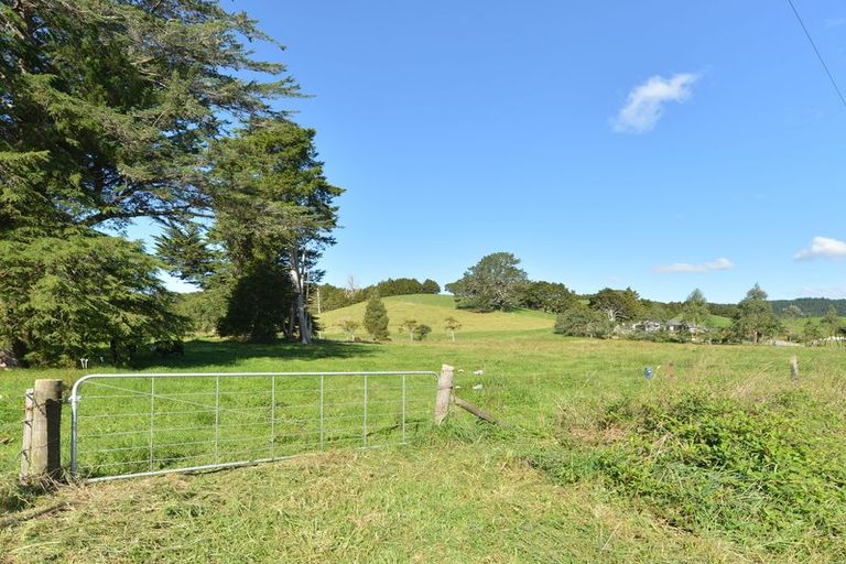 Photo of property in 127 Mcbreen Road, Hikurangi, 0181