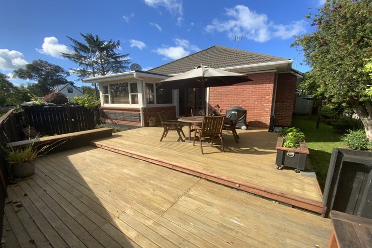 Photo of property in 2/10 Neil Avenue, Te Atatu Peninsula, Auckland, 0610