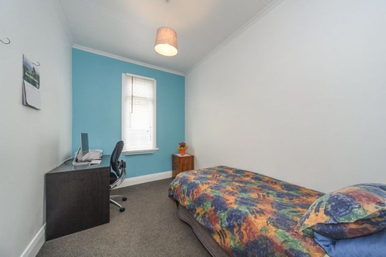 Photo of property in 28 Lyndhurst Street, Takaro, Palmerston North, 4412