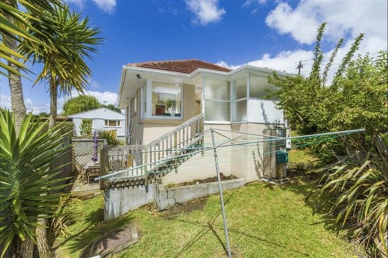 Photo of property in 2/14 Cassino Street, Bayswater, Auckland, 0622