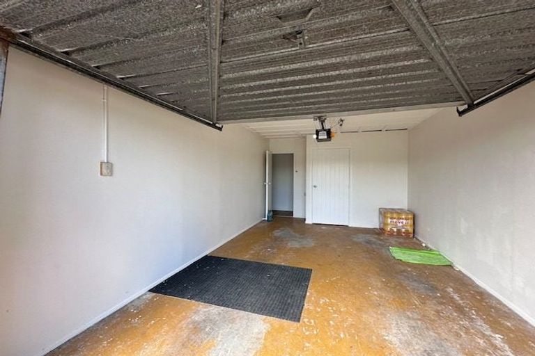 Photo of property in 1/51 Stanniland Street, Sunnyhills, Auckland, 2010