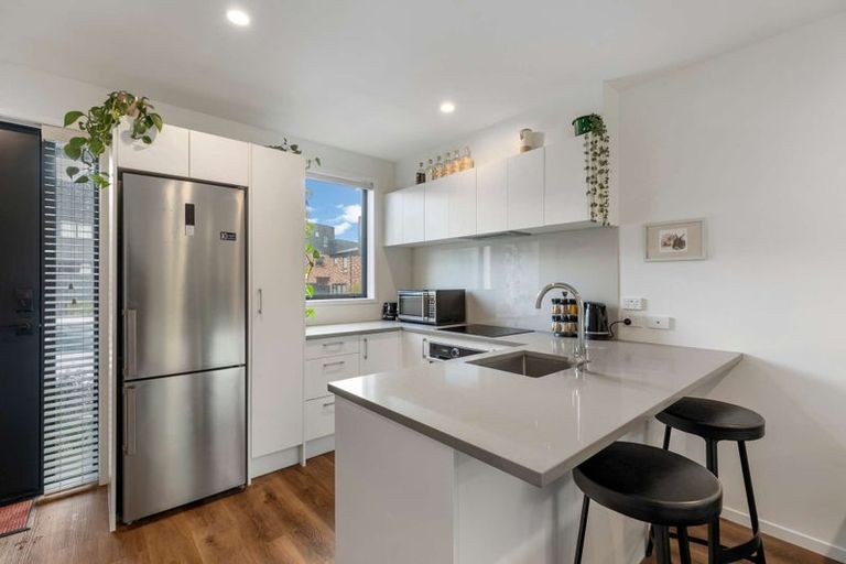 Photo of property in 12 Rara Lane, Manukau, Auckland, 2104