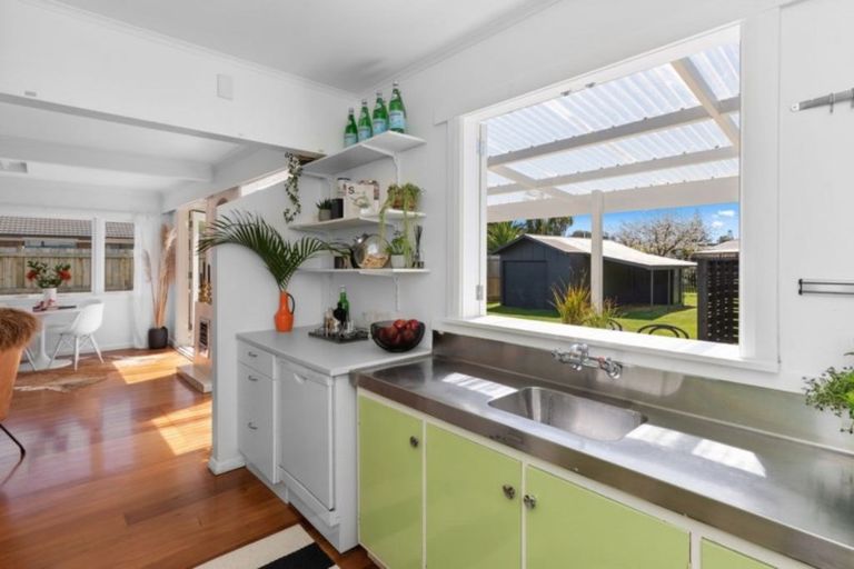 Photo of property in 45 Te Moana Road, Waikanae Beach, Waikanae, 5036