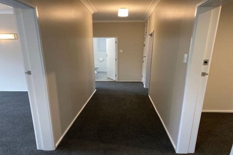 Photo of property in 70 Kelburn Parade, Kelburn, Wellington, 6012