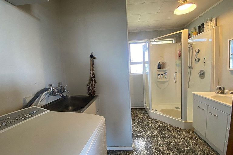 Photo of property in 27c Port View Crescent, Moturoa, New Plymouth, 4310