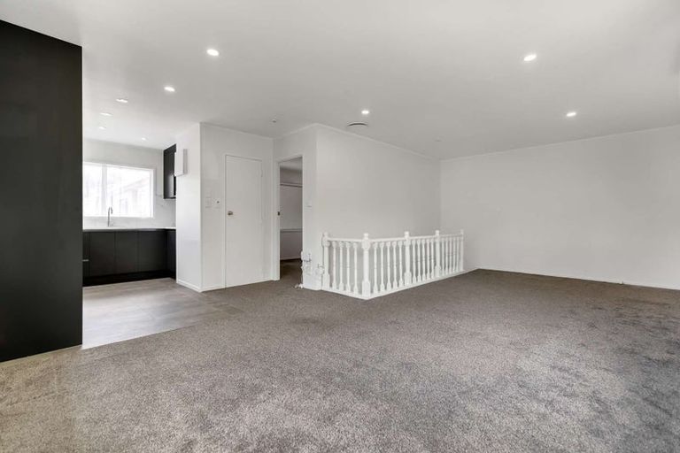 Photo of property in 2/42 Sheridan Drive, New Lynn, Auckland, 0600