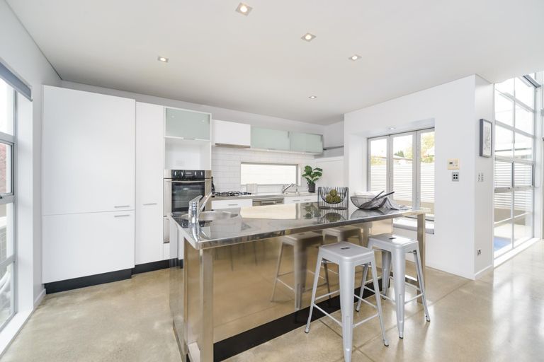 Photo of property in 4 Mere Mere Avenue, Palmerston North, 4414