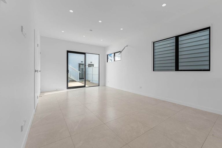 Photo of property in 14 Tukauri Place, Papakura, 2110