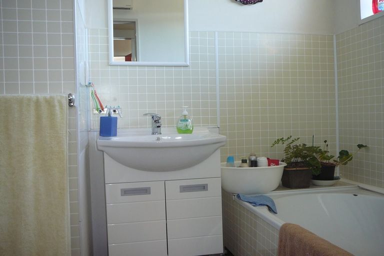 Photo of property in 14 Campbell Street, Alexandra, 9320