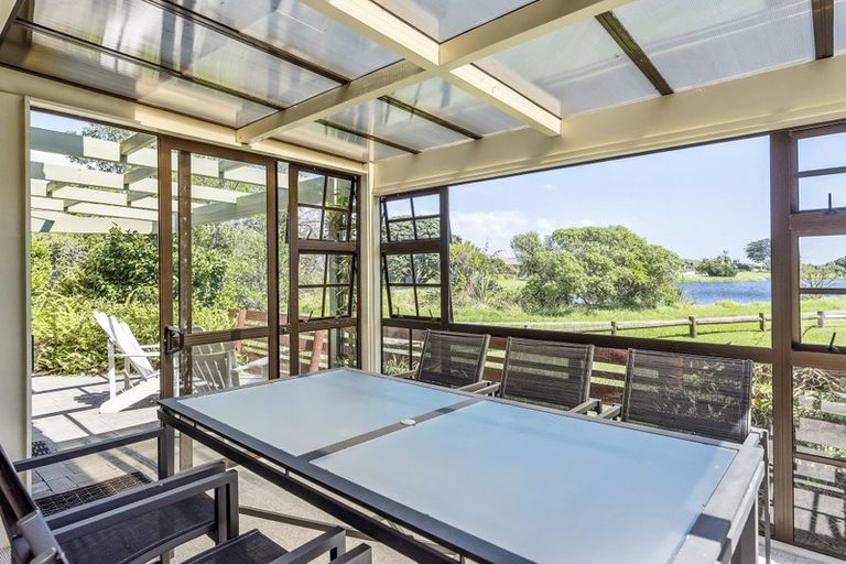 Photo of property in 14 Hastings Street, Waikanae Beach, Waikanae, 5036