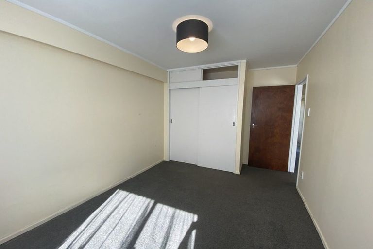 Photo of property in 5 Hawker Street, Mount Victoria, Wellington, 6011