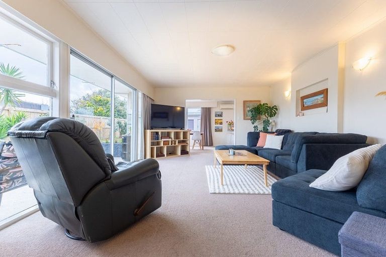 Photo of property in 53 Toru Road, Paraparaumu Beach, Paraparaumu, 5032