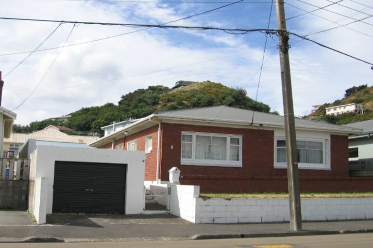 Photo of property in 4 Trent Street, Island Bay, Wellington, 6023