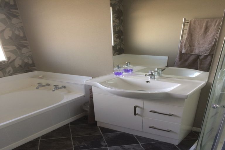 Photo of property in 2/257 Chatsfield Drive, Te Awamutu, 3800