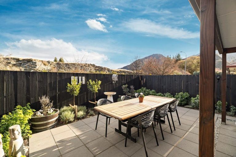 Photo of property in 41 Mcdonnell Road, Arrowtown, 9302