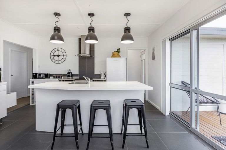 Photo of property in 16 Laurent Place, Greenmeadows, Napier, 4112