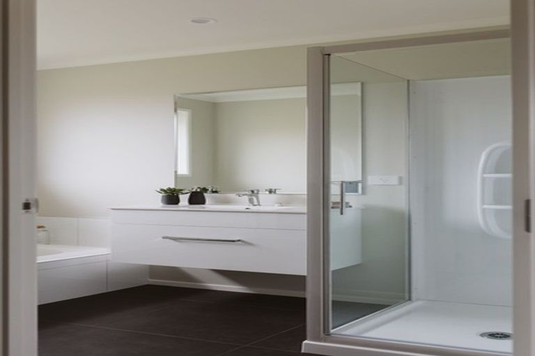 Photo of property in 2 Yulestar Place, Hawera, 4610