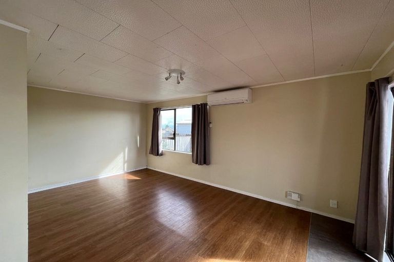 Photo of property in 2 Zircon Place, Wiri, Auckland, 2104
