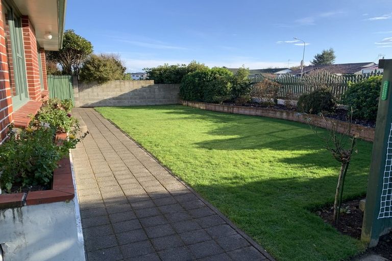 Photo of property in 23 Cruickshank Crescent, Rosedale, Invercargill, 9810