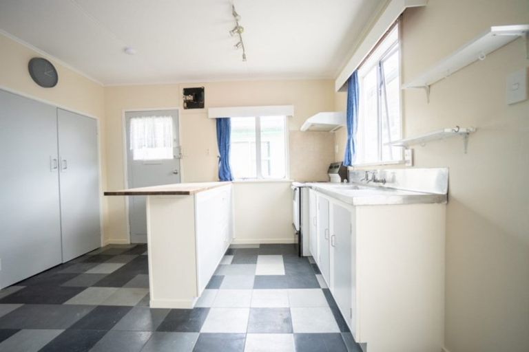 Photo of property in 330 Featherston Street, Palmerston North, 4414