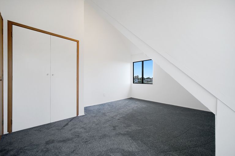 Photo of property in 17 Justamere Place, Weymouth, Auckland, 2103