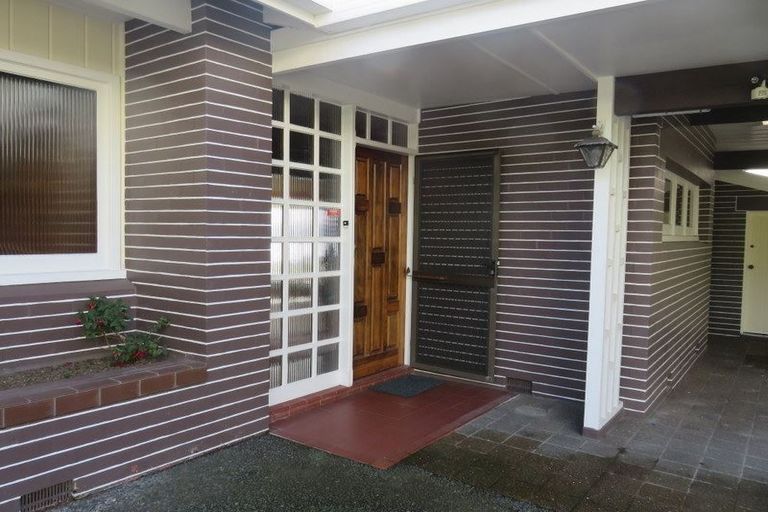 Photo of property in 18 Coleman Terrace, Hospital Hill, Napier, 4110