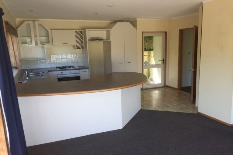 Photo of property in 6 Kapil Grove, Khandallah, Wellington, 6035