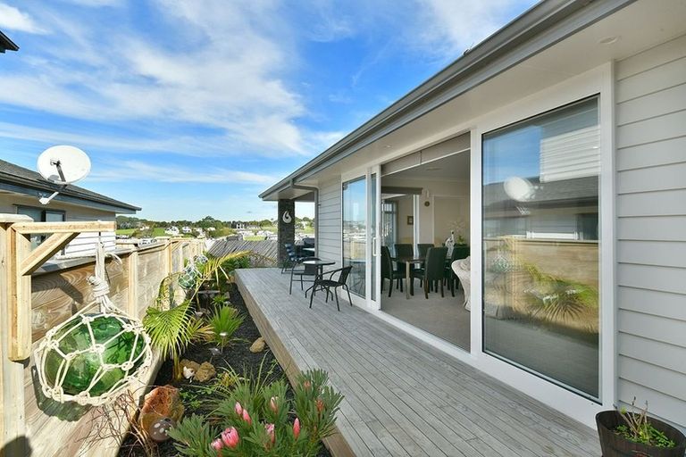 Photo of property in 24 Manuel Road, Silverdale, 0932