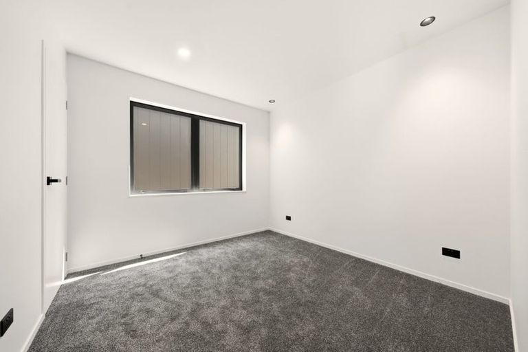 Photo of property in 15b Wilbur Place, Pakuranga Heights, Auckland, 2010