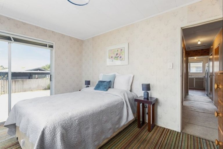 Photo of property in 38 Wallace Road, Mangere Bridge, Auckland, 2022