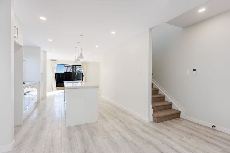 Photo of property in 8 Alexander French Close, Silverdale, 0932