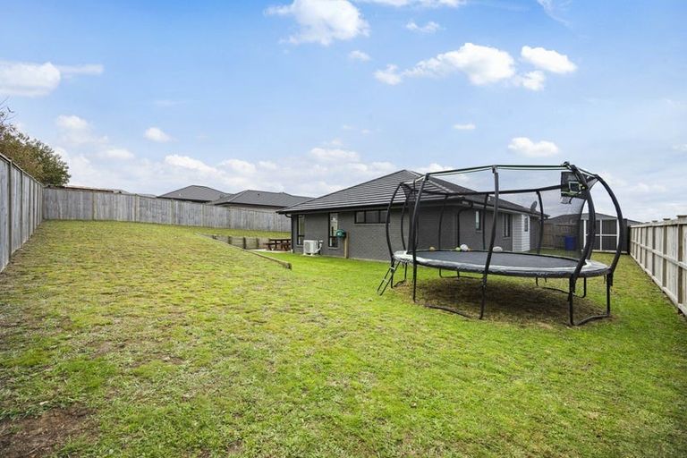 Photo of property in 32 Peacock Place, Pokeno, 2402