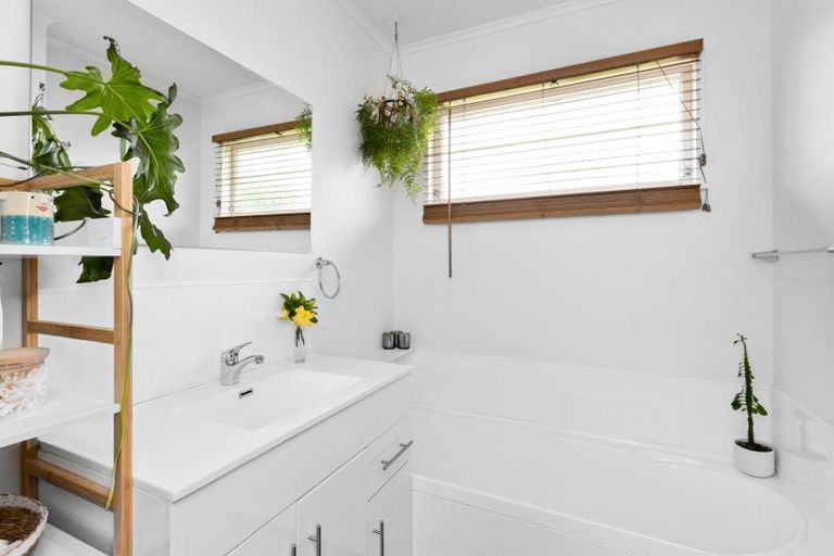 Photo of property in 5 Shortland Street, Tamatea, Napier, 4112